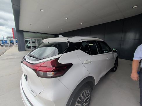 Used 2023 Nissan Kicks SV FWD image 5