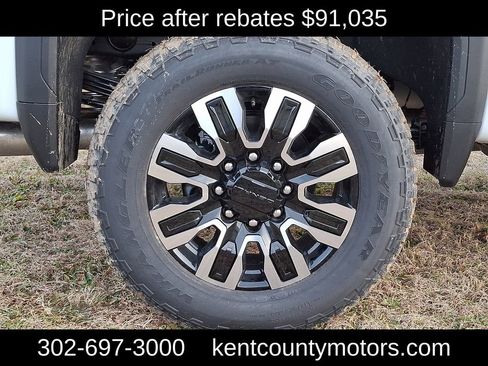 New 2026 GMC Sierra 2500 Denali Ultimate w/ LPO, Black Badging Package image 7