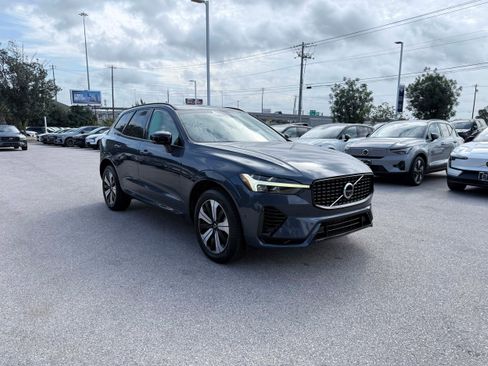 Certified 2024 Volvo XC60 T8 Plus AWD/4WD image 8