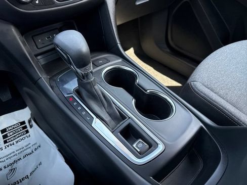 Used 2024 Chevrolet Equinox LT FWD image 19