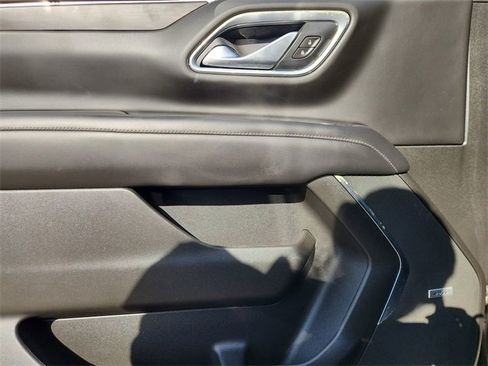 Used 2021 Chevrolet Suburban Z71 w/ Z71 Off-Road Package image 22