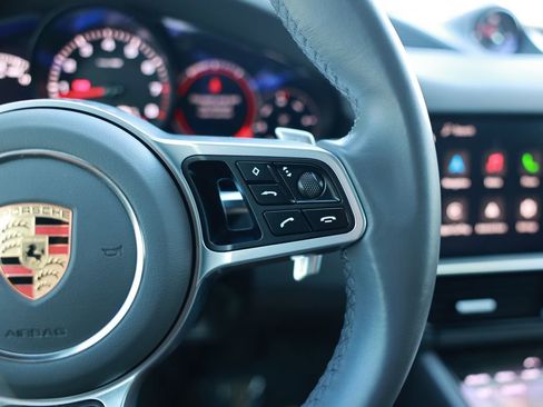 Used 2023 Porsche Cayenne Platinum Edition image 23