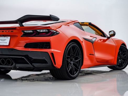 Used 2025 Chevrolet Corvette Z06 w/ Z07 Performance Package RWD image 13