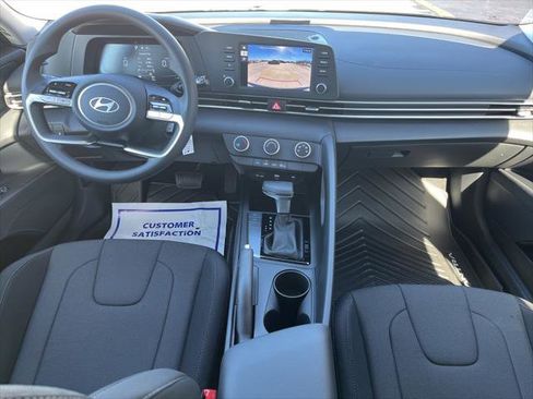 New 2025 Hyundai Elantra SE image 25