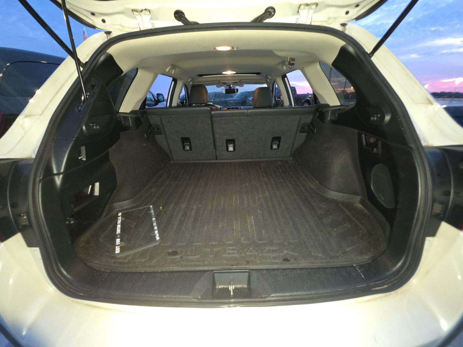 Used 2019 Subaru Outback 2.5i Limited AWD/4WD image 12