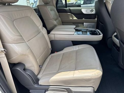 Used 2023 Lincoln Navigator L Reserve AWD/4WD image 13