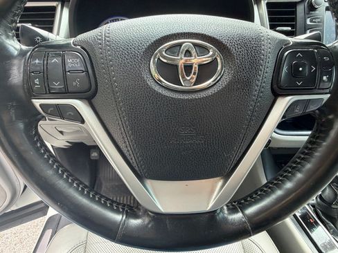 Used 2019 Toyota Highlander Limited Platinum AWD/4WD image 39