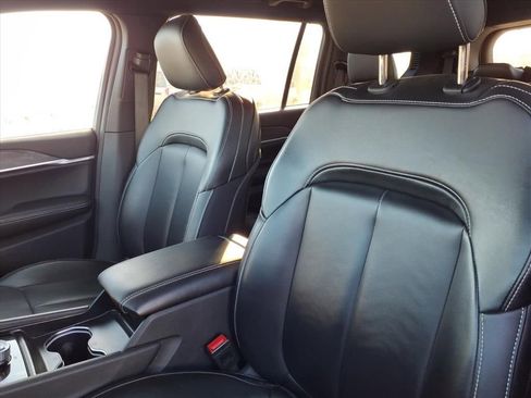 Certified 2024 Jeep Grand Cherokee L Limited w/ Trailer Tow Package image 11