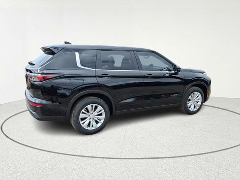 New 2026 Mitsubishi Outlander ES image 7