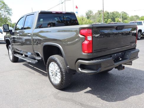 Used 2022 Chevrolet Silverado 3500 High Country w/ Z71 Off-Road Package AWD/4WD image 3