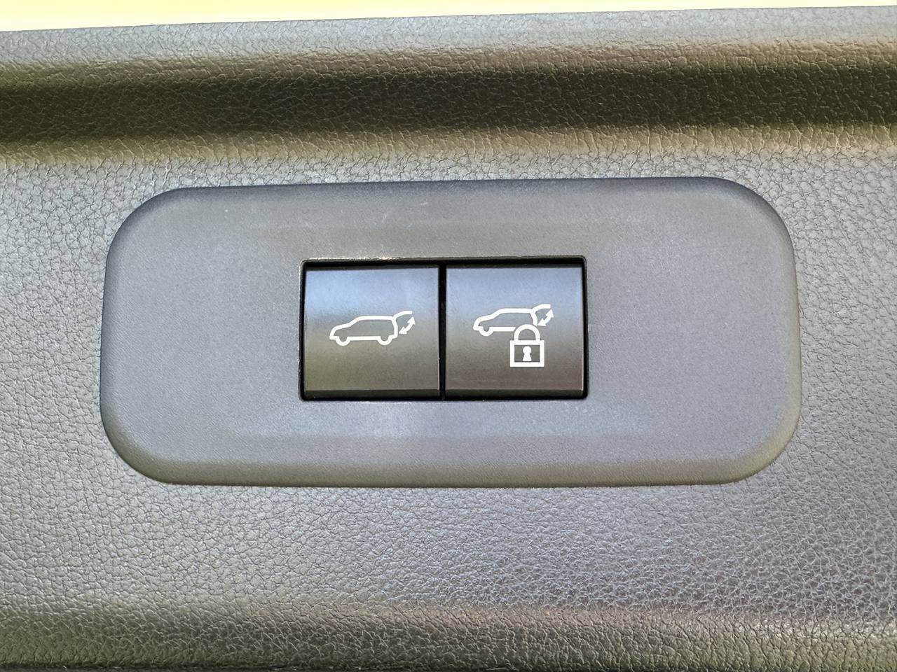 Used 2025 Toyota Grand Highlander AWD Hybrid image 32
