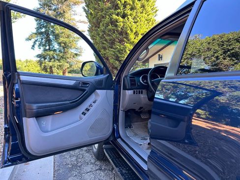 Used 2005 Toyota 4Runner Sport image 24
