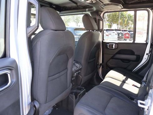 Used 2022 Jeep Gladiator Overland image 30