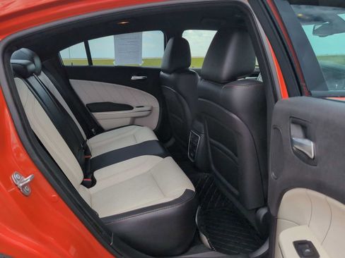 Used 2017 Dodge Charger SXT w/ Plus Group RWD image 28