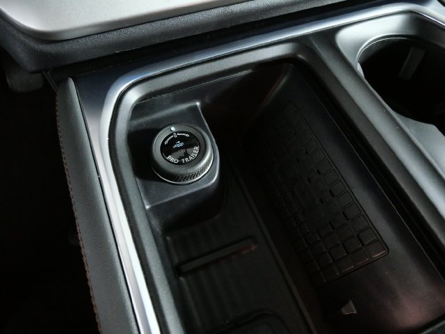 Certified 2025 Ford Expedition Active AWD/4WD image 27