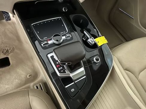 Used 2019 Audi Q7 3.0T Prestige w/ Prestige Package AWD/4WD image 20