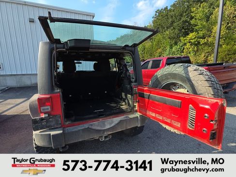 Used 2015 Jeep Wrangler Unlimited Sport w/ Max Tow Package AWD/4WD image 13