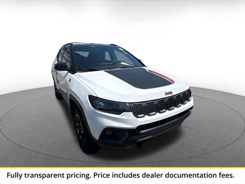 Used 2025 Jeep Compass Trailhawk AWD/4WD image 1