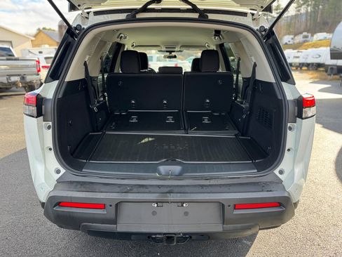 Used 2022 Nissan Pathfinder S image 22