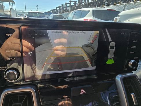 Used 2023 Kia Sorento S image 20