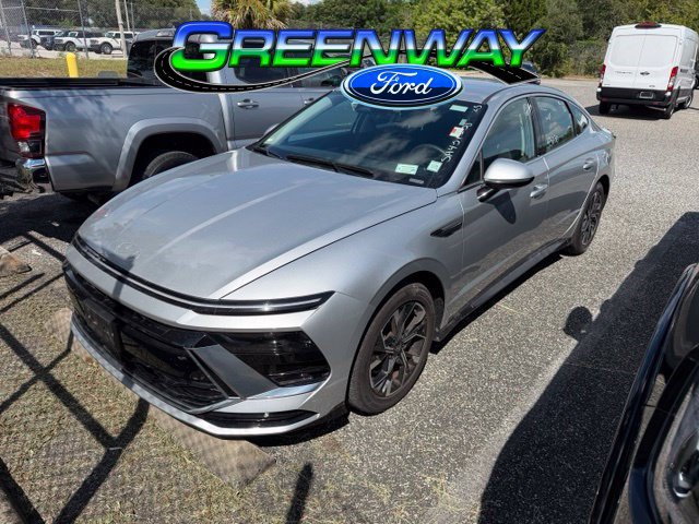 Used 2025 Hyundai Sonata SEL FWD image 1