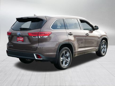 Used 2017 Toyota Highlander Limited Platinum image 7