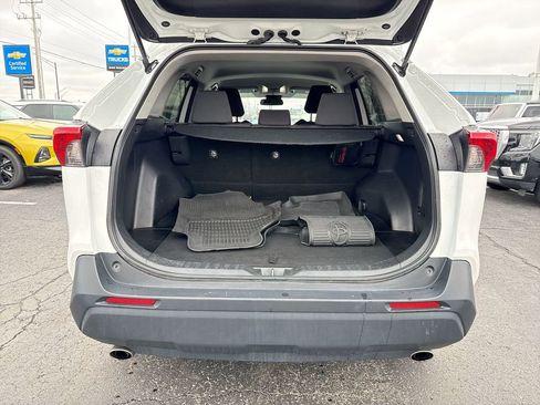 Used 2022 Toyota RAV4 XLE image 24