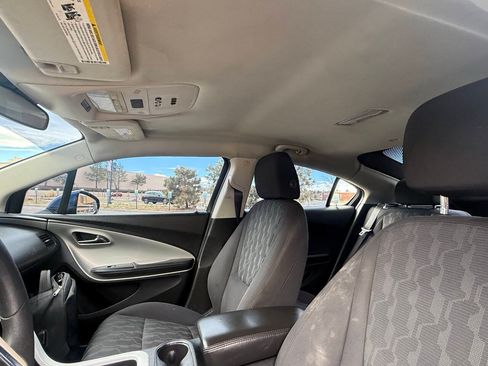 Used 2013 Chevrolet Volt FWD image 16