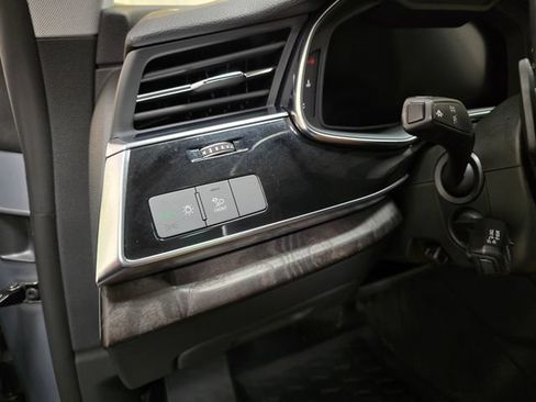 Used 2020 Audi Q8 Premium Plus w/ Premium Plus Package AWD/4WD image 18