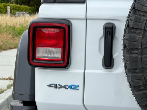 Used 2025 Jeep Wrangler Unlimited Sport S 4xe AWD/4WD image 27