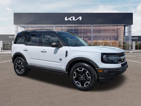 Used 2021 Ford Bronco Sport Outer Banks w/ Outer Banks Package (96D) AWD/4WD image 2
