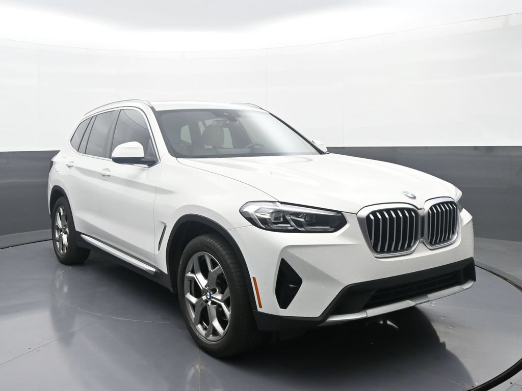 Used 2024 BMW X3 xDrive30i w/ Premium Package w/ZPA AWD/4WD image 3