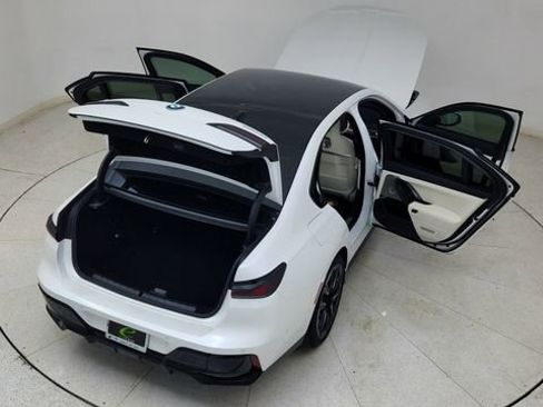 Used 2023 BMW i7 xDrive60 w/ Executive Package 2 image 87