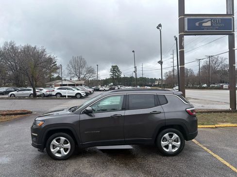 Used 2020 Jeep Compass Latitude w/ Popular Equipment Group image 3