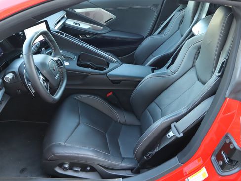 Used 2022 Chevrolet Corvette Stingray Preferred Cpe w/ Z51 Performance Package RWD image 14