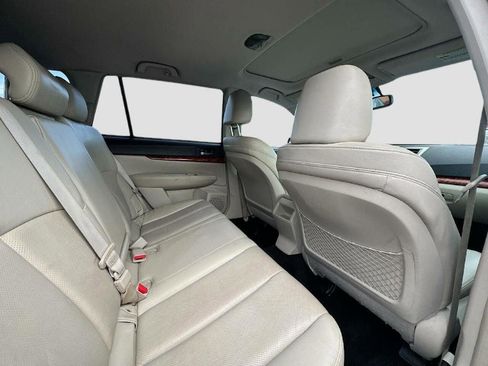 Used 2011 Subaru Outback 2.5i Limited image 13