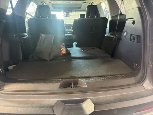 Used 2019 GMC Acadia SLT image 16