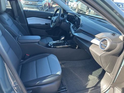 New 2026 Chevrolet Trax LT w/ Sunroof Package image 22