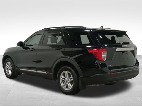 Certified 2023 Ford Explorer XLT AWD/4WD image 5
