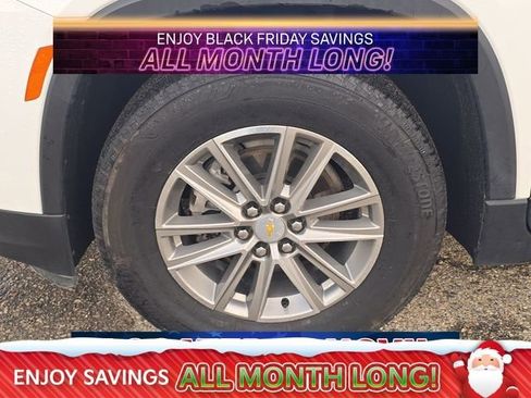 Used 2023 Chevrolet Traverse LT image 9