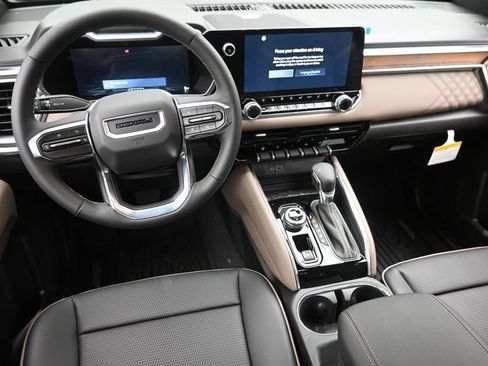 New 2026 GMC Canyon Denali AWD/4WD image 14