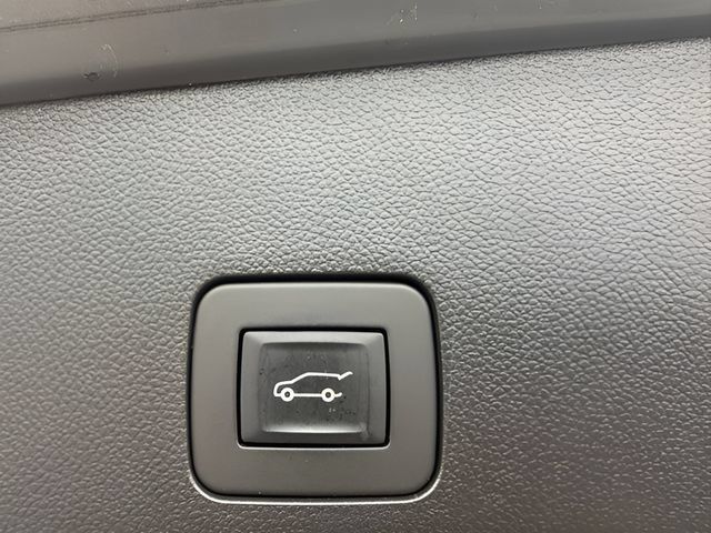 Used 2022 Buick Encore GX Select w/ Sport Touring Package FWD image 10