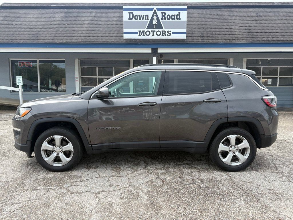 Used 2020 Jeep Compass Latitude w/ Cold Weather Group AWD/4WD image 2