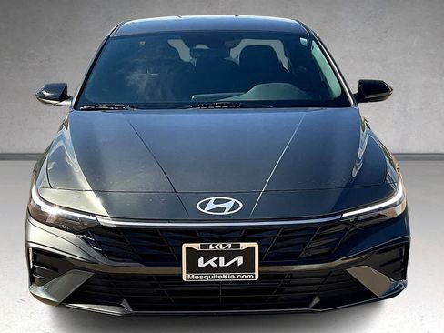 Used 2025 Hyundai Elantra Sport image 6