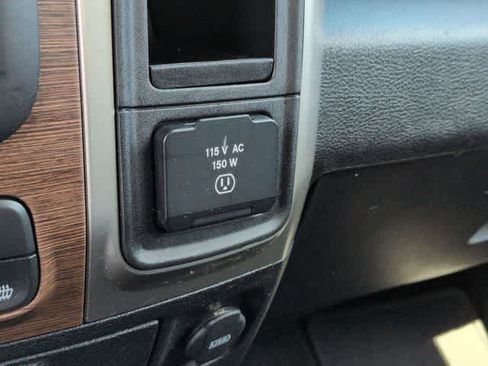 Used 2017 RAM 1500 Laramie AWD/4WD image 29