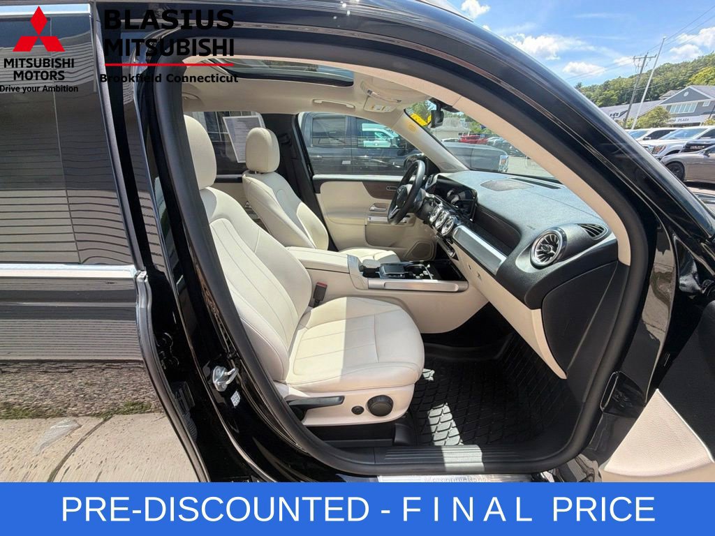 Used 2022 Mercedes-Benz GLB 250 4MATIC w/ Premium Package Lite image 62