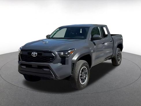 Used 2025 Toyota Tacoma TRD Off-Road AWD/4WD image 4