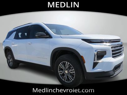 Used 2025 Chevrolet Traverse LT