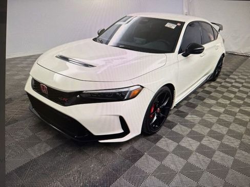 Used 2023 Honda Civic Type R image 3