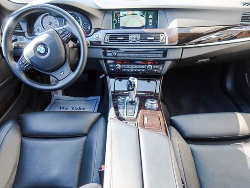 Used 2012 BMW 550i xDrive Sedan image 9